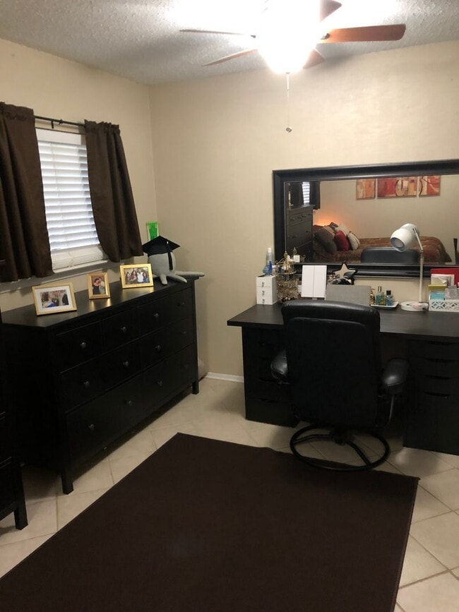 Building Photo - College Station - Northgate area -1 bedroom / 1 bath Apartment