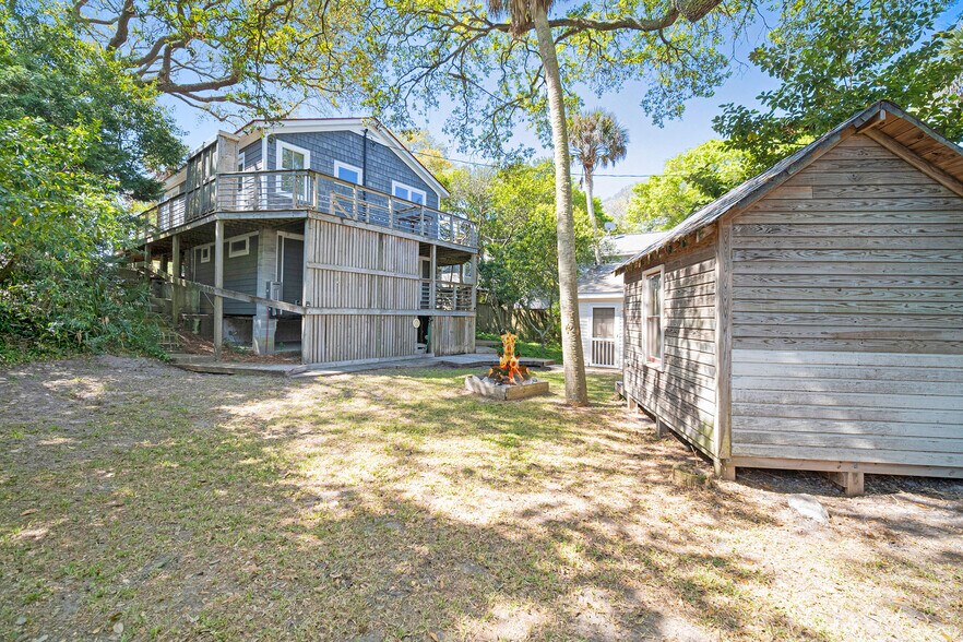 Building Photo - 208 E Cooper Ave