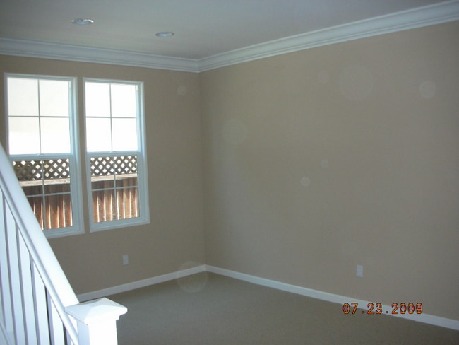 Building Photo - 7113 S Hill Ct