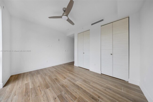 Building Photo - 3265 Bird Ave