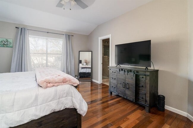 Building Photo - 9301 Tea Rose Trail