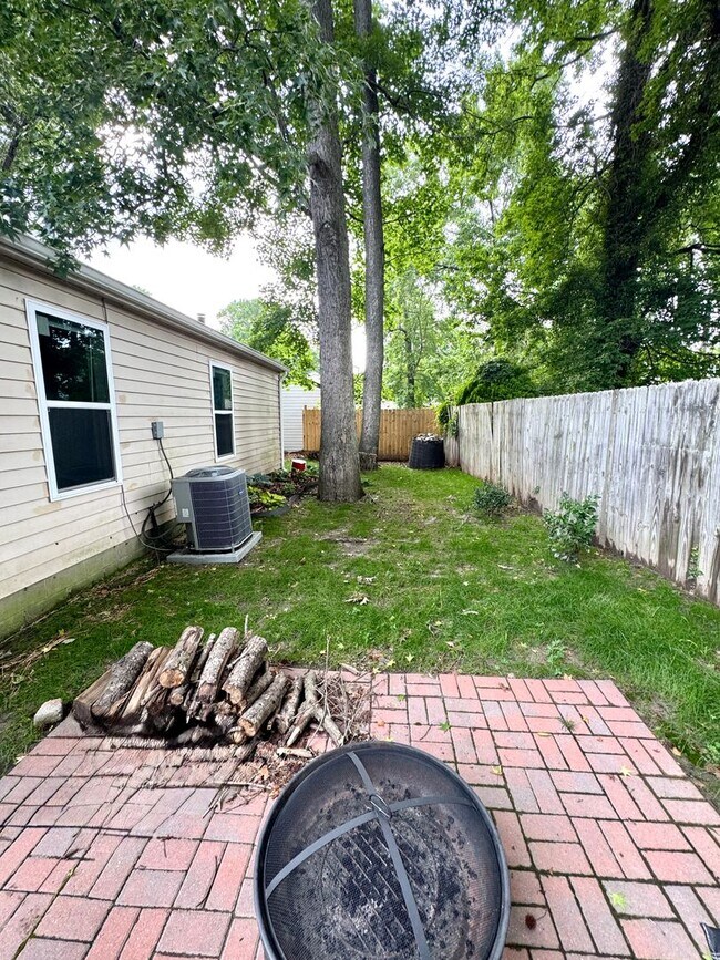 Building Photo - WELCOME HOME!!  3 bedroom/2 bath home in Redwing neighborhood