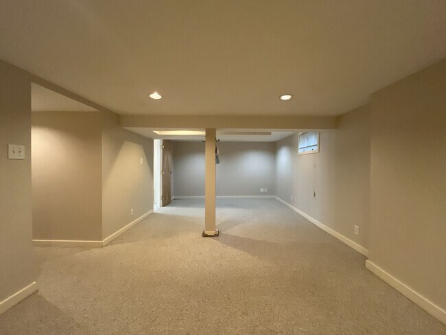 Building Photo - Charming Portland Home with Original Hardwood Floors, Finished Basement & Large Kitchen