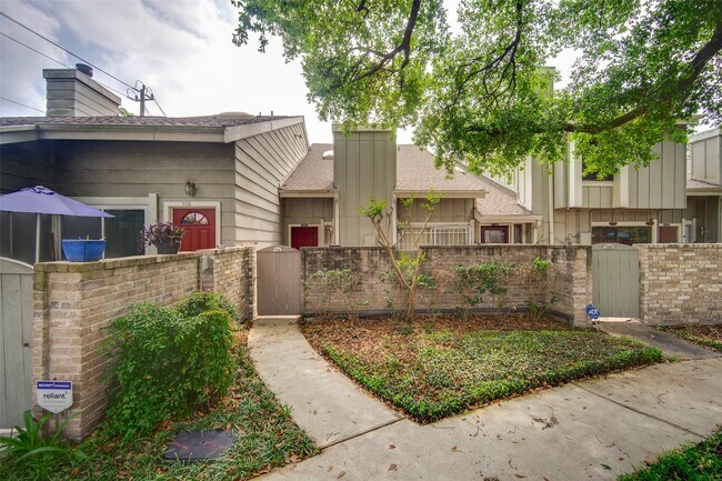 Building Photo - 7131 Brendam Ln