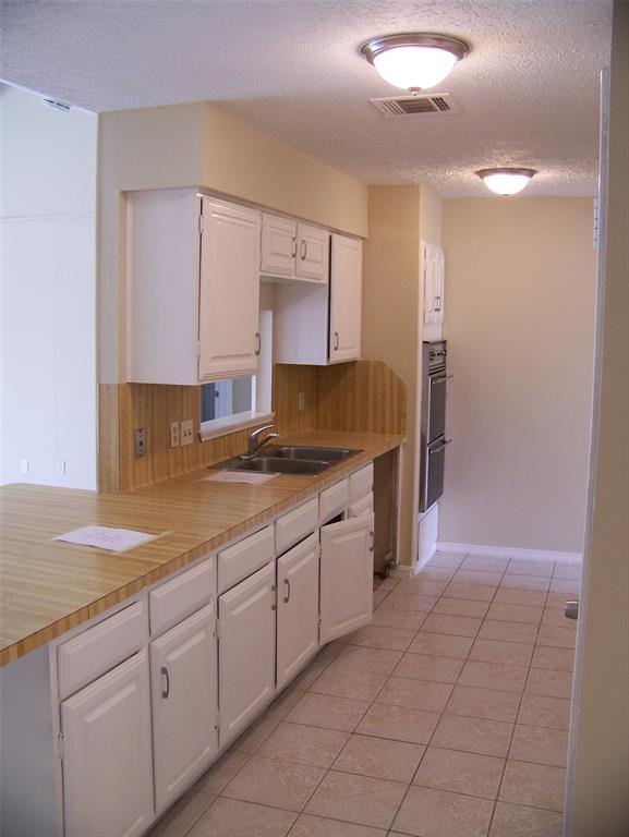 Building Photo - 4742 Tain Dr