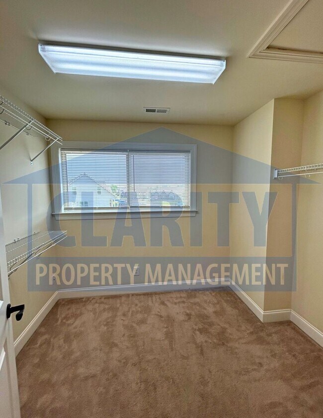 Building Photo - Modern, Upscale Townhouse w/ attached Garage!
