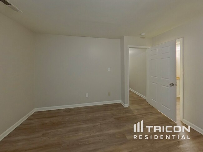 Building Photo - 5407 River Falls Dr