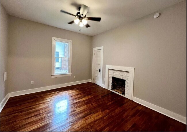 Building Photo - 209 S Fulton St