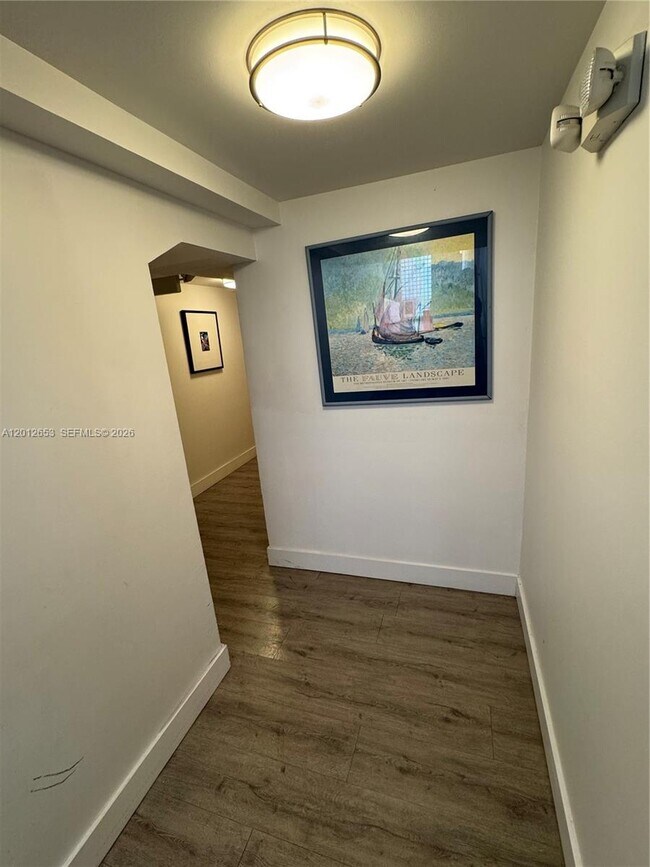 Building Photo - 1460 Ocean Dr