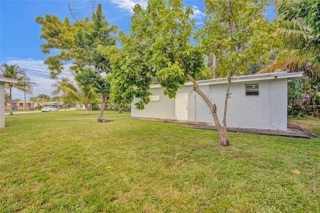 Building Photo - 3800 SW 58th Terrace