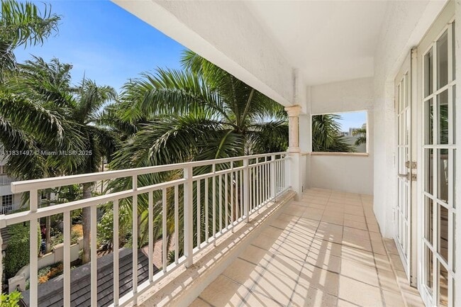 Building Photo - 1415 Sunset Harbour Dr