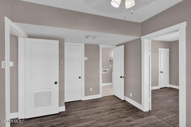 Building Photo - 3411 Altura Ave
