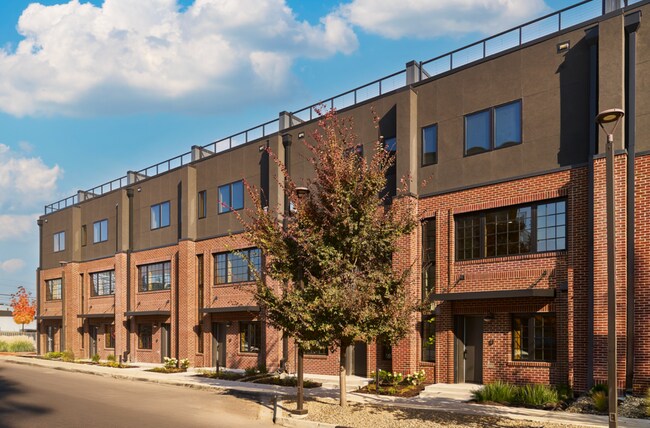 Building Photo - 537 E 19th St