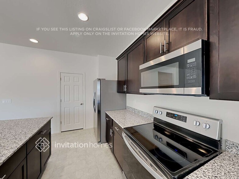 Building Photo - 18566 N Desert Willow Dr
