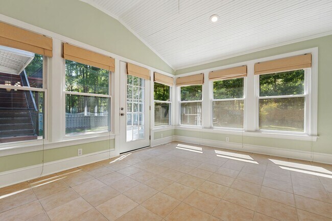 Building Photo - Breathtaking Classic Estate in Falls of New Hope