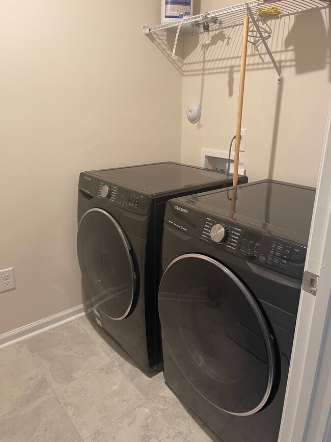 Building Photo - 3081 Zebroid Way