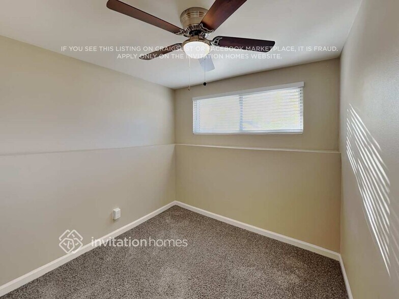 Building Photo - 10941 Albion Dr