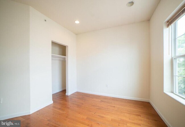 Building Photo - 1836 N 16th St