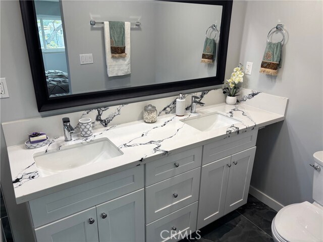 Building Photo - 19 Gaucho Dr