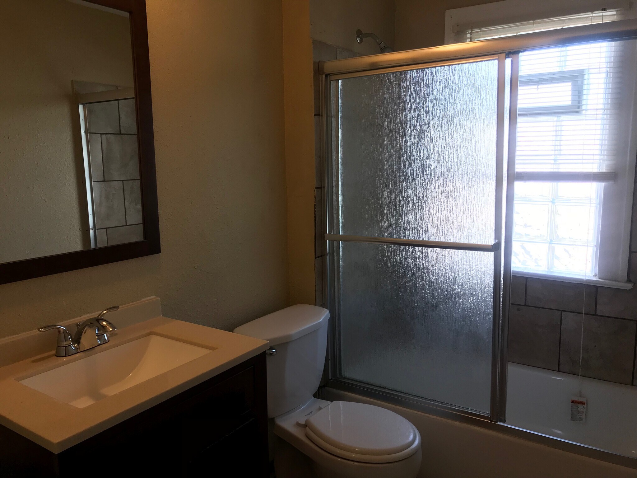 Building Photo - 1665 Cliffview Rd