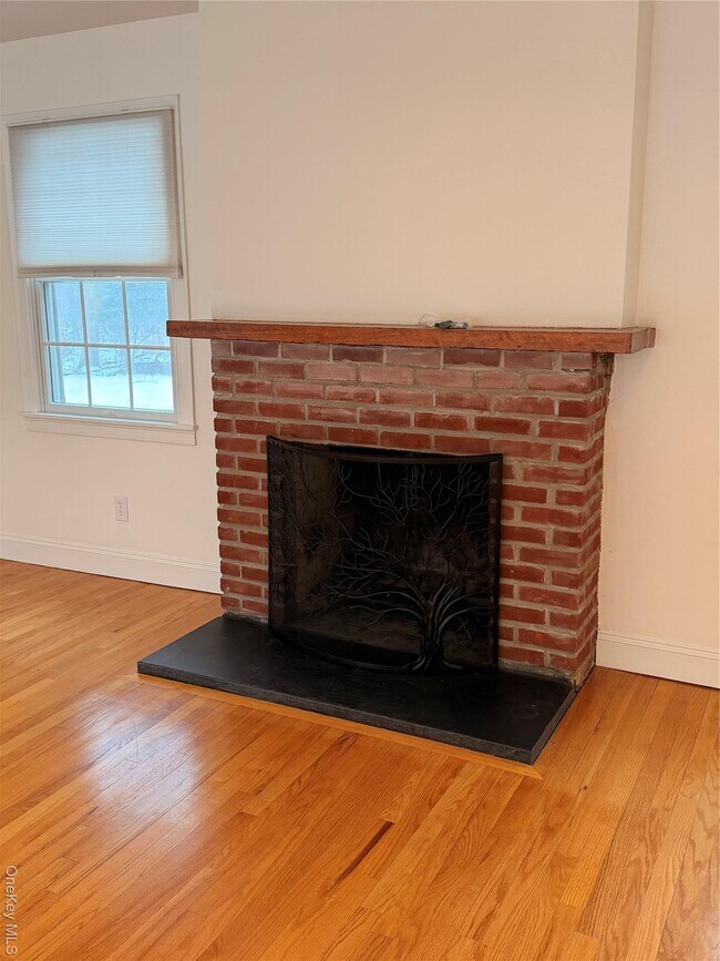 Building Photo - 4 Lloyd Point Dr