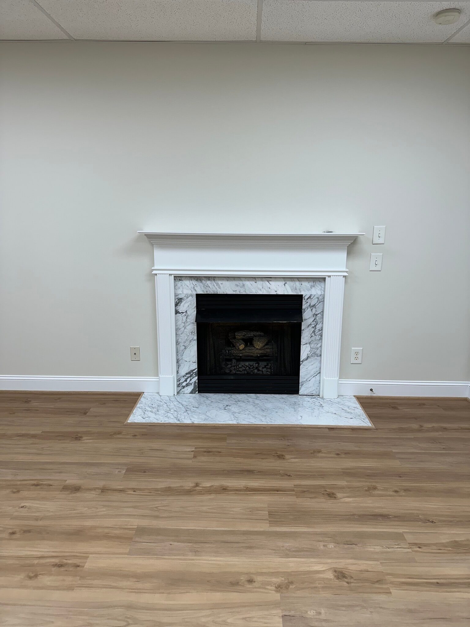 Building Photo - 6935 Old Valley School Rd