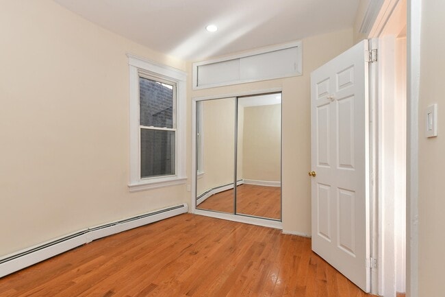 Building Photo - 1402 8TH St