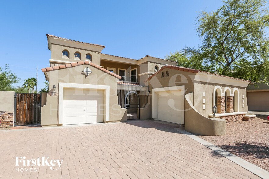 Building Photo - 7803 S 5th Dr