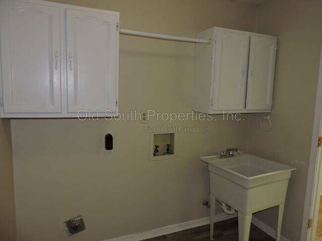 Building Photo - 3206 Raines St