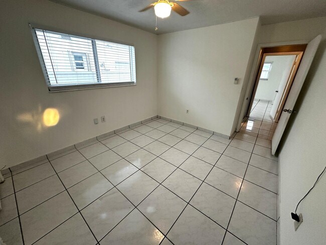 Building Photo - 7725 Grandview Blvd