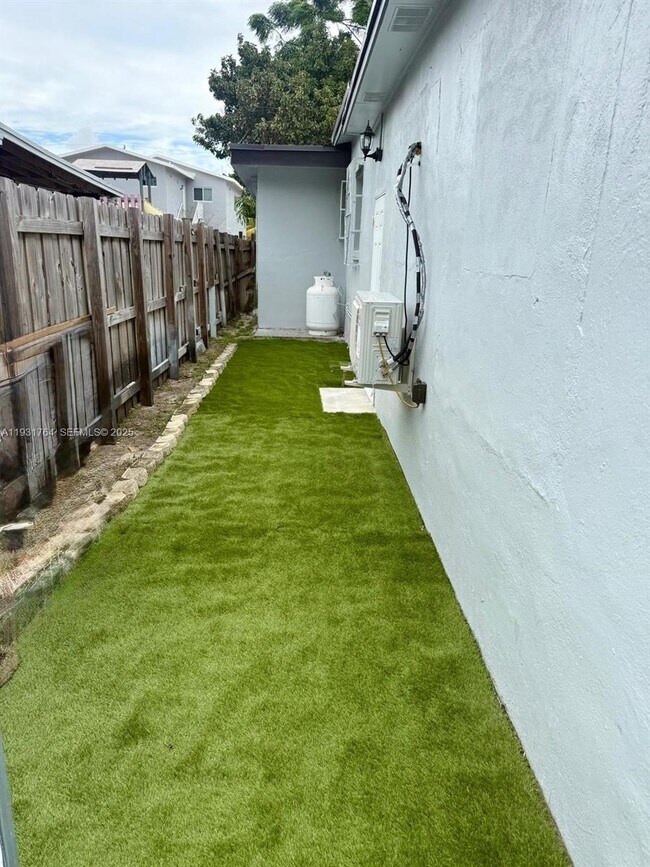 Building Photo - 10357 SW 174th Terrace