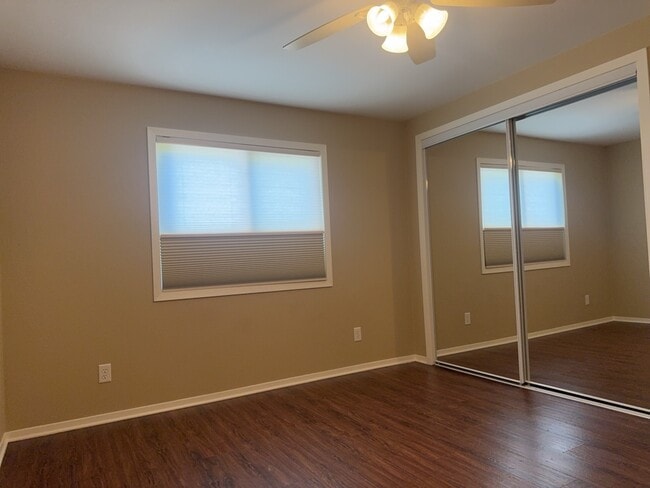 Building Photo - 3829 Eastway Dr