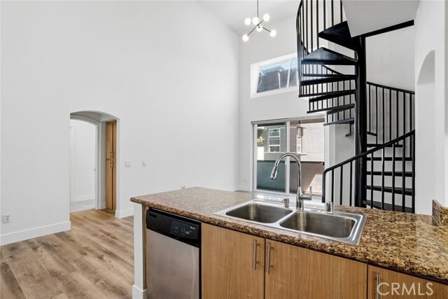 Building Photo - 525 11th Ave