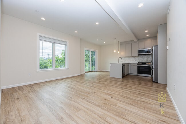 Building Photo - 458 Washington St