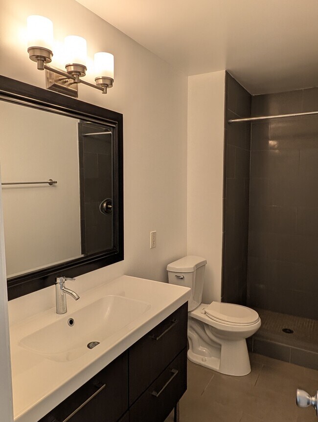 Primary ensuite bathroom - 7777 W 91st St