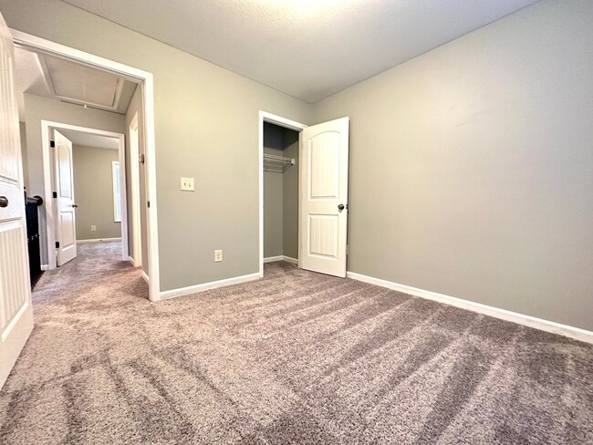 Building Photo - 1192 Meachem Dr