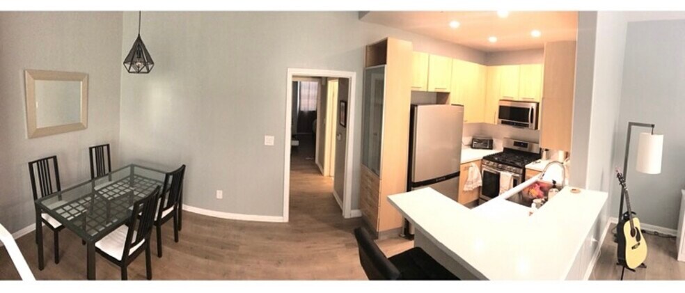 Building Photo - 7033 La Tijera Blvd