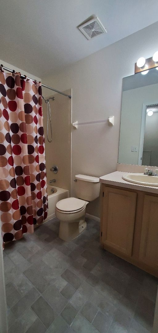 Building Photo - Beautiful 2-Bedroom, 3-Bathroom Townhome in Brandon