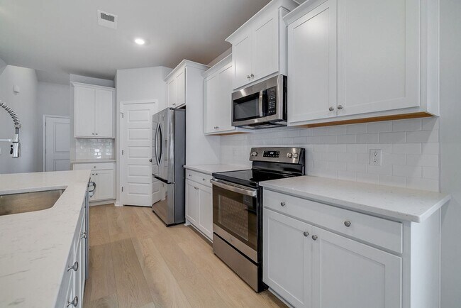 Building Photo - Modern 4BR Home in Gated Westbrook at Savannah Quarters