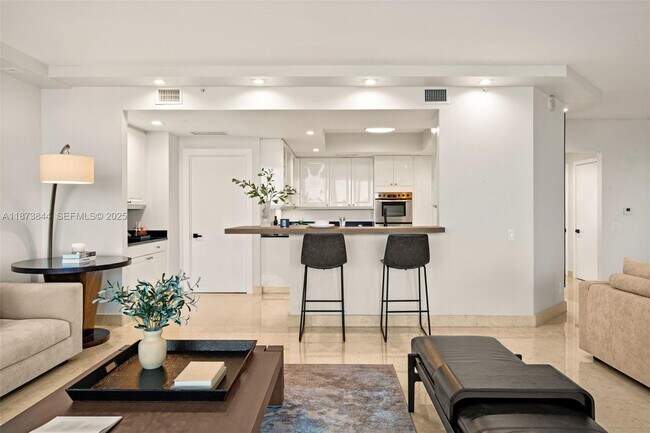 Building Photo - 21200 Point Pl