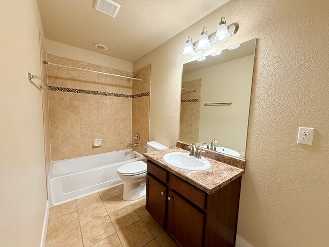 Building Photo - 6531 Wexford Dr