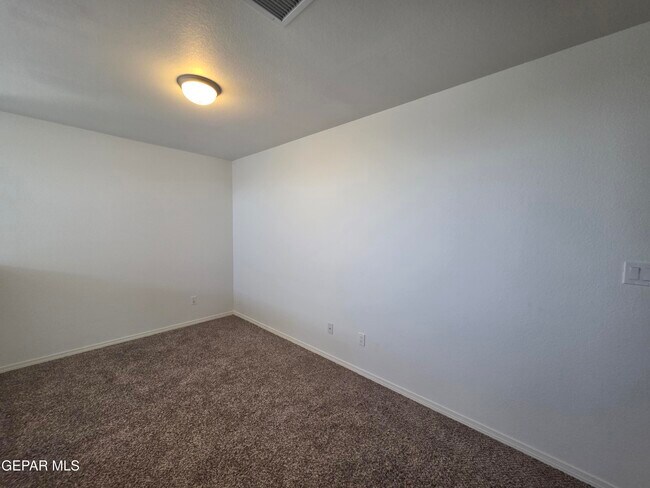 Building Photo - 7517 Red Cedar Dr