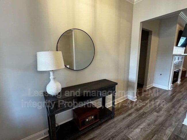 Building Photo - 200 Tennyson Dr