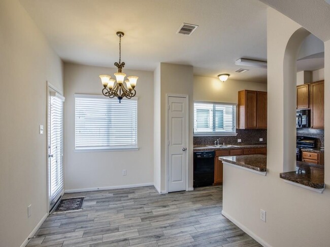 Building Photo - 4067 Mossy Pl Ln
