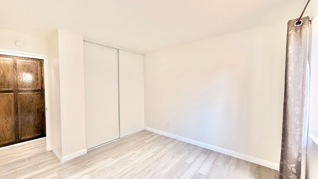 Building Photo - Wonderful Split-level Home with Spacious B...