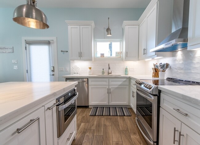 Building Photo - 16511 John Davis Rd