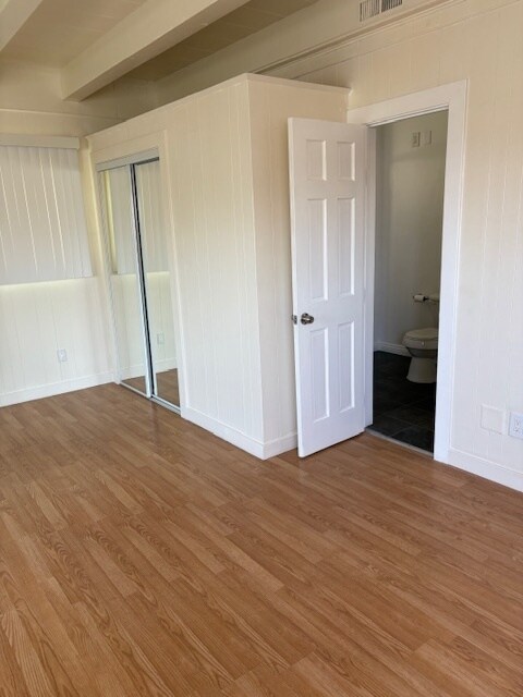 Building Photo - 10715 Helendale Ave