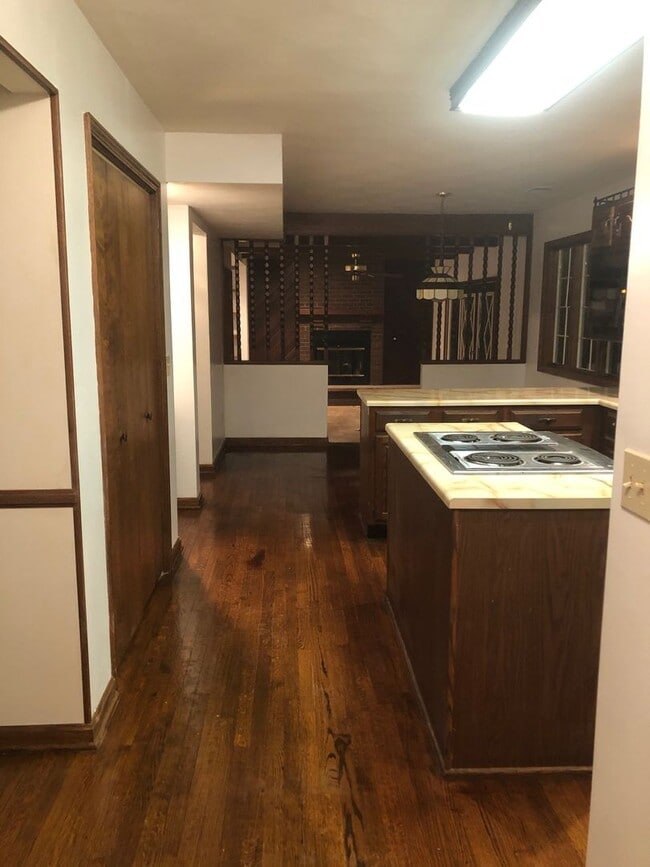 Building Photo - Old English Tudor Style Home in South Charleston