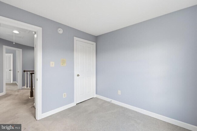 Building Photo - 6323 Barcroft Mews Dr