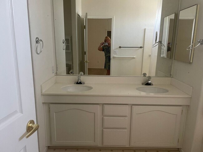 Building Photo - CITRUS VIEW/ 55+ Community 3 bedroom home available now.